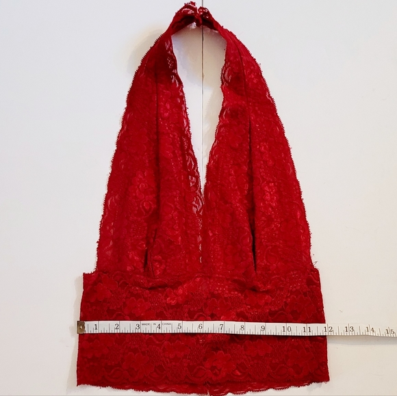 Red lace halter - Picture 2 of 6